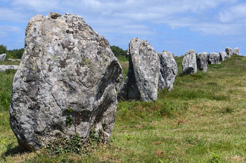 France’s Mysterious Ley Line? The Megalithic Riddle of the Carnac Stones