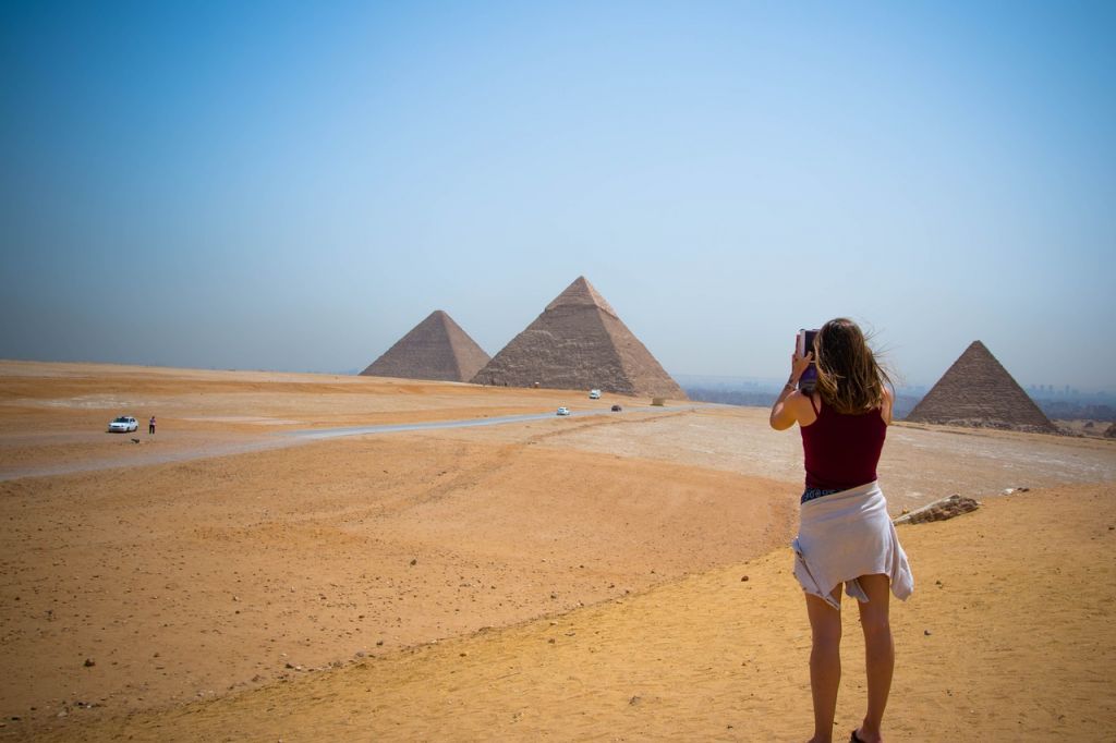 A Small Ley Line Mystery Among Egypt’s Three Great Pyramids