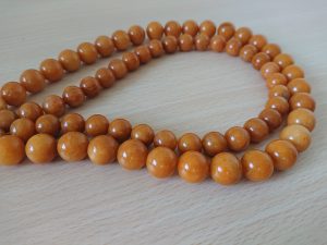 Old Topaz Meaning and Effects: A Power Stone for Seizing Opportunity