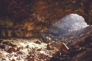 Shitodo no Iwaya: Kanagawa’s Haunted Cave of Headless Jizo Statues