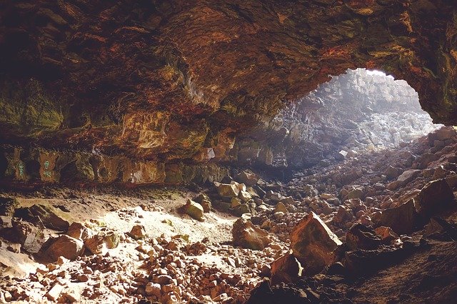 Shitodo no Iwaya: Kanagawa’s Haunted Cave of Headless Jizo Statues