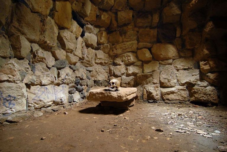 Fan Li’s Macabre Strategy: Death Row Decoys in Ancient Yue